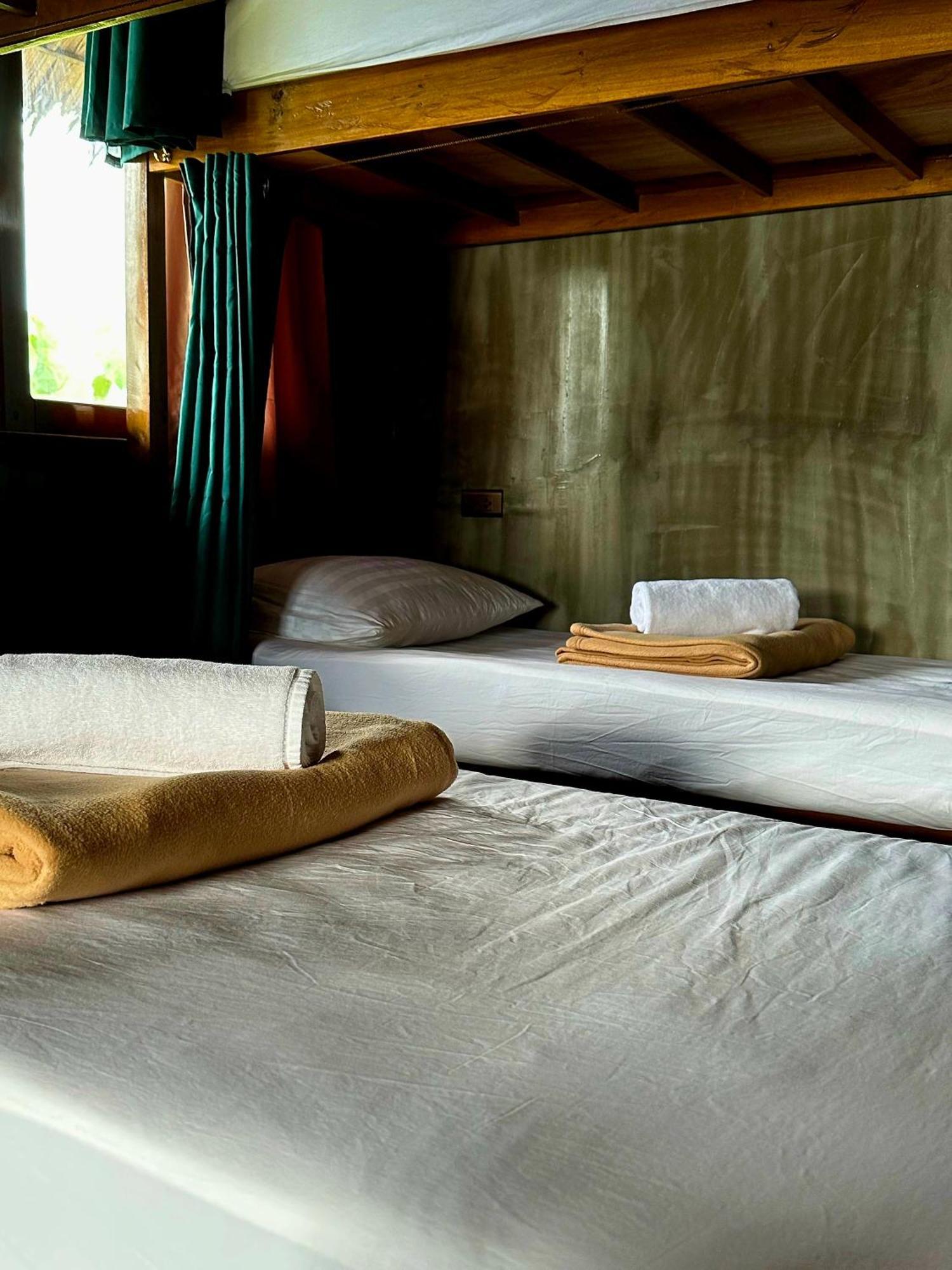 El Lobo Hostel General Luna  Εξωτερικό φωτογραφία